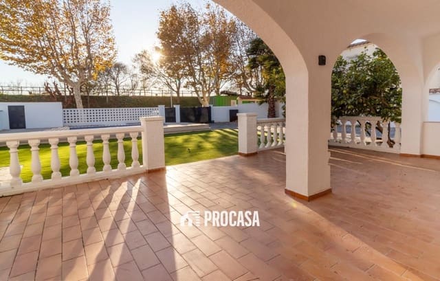 2 slaapkamer Flat te koop in Empuriabrava, Castelló d'Empúries met zwembad - € 320.000 (Ref: 9443984)