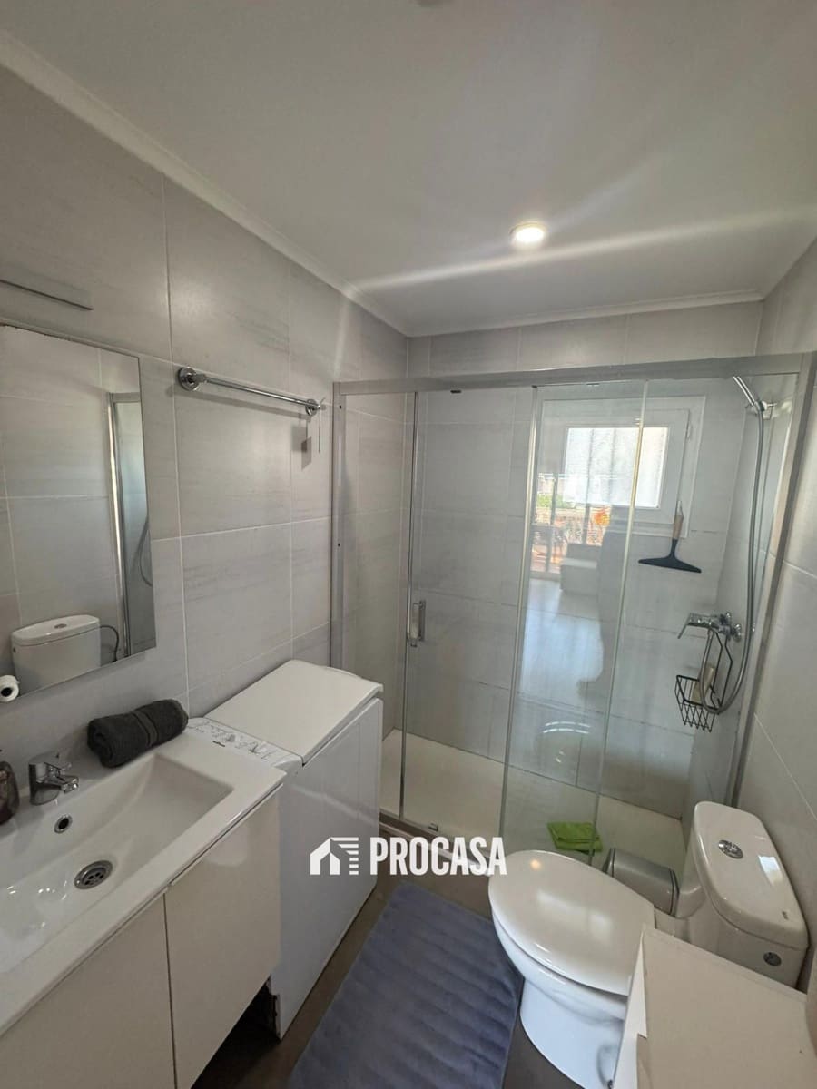 1 bedroom Flat for sale in Empuriabrava with pool - € 170,000 (Ref: 9443985)