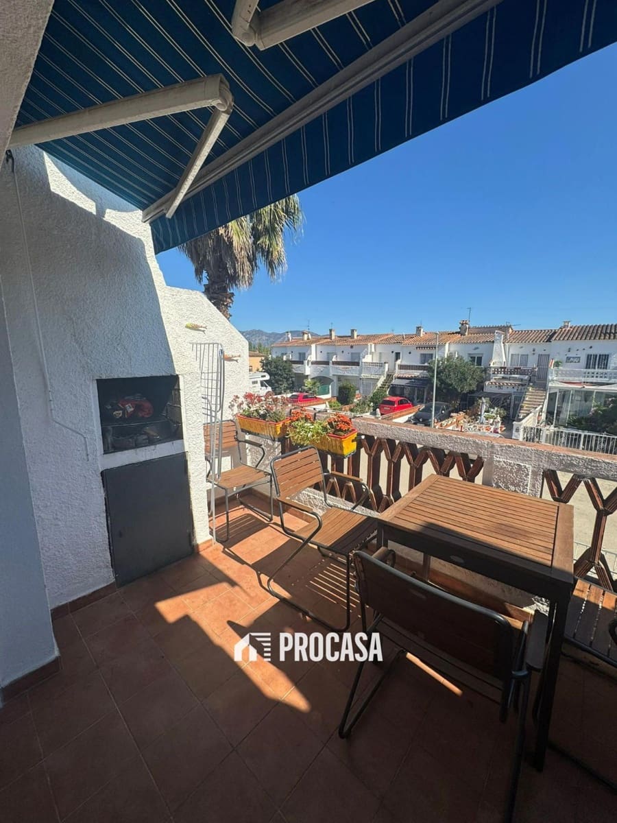 1 bedroom Flat for sale in Empuriabrava with pool - € 170,000 (Ref: 9443985)