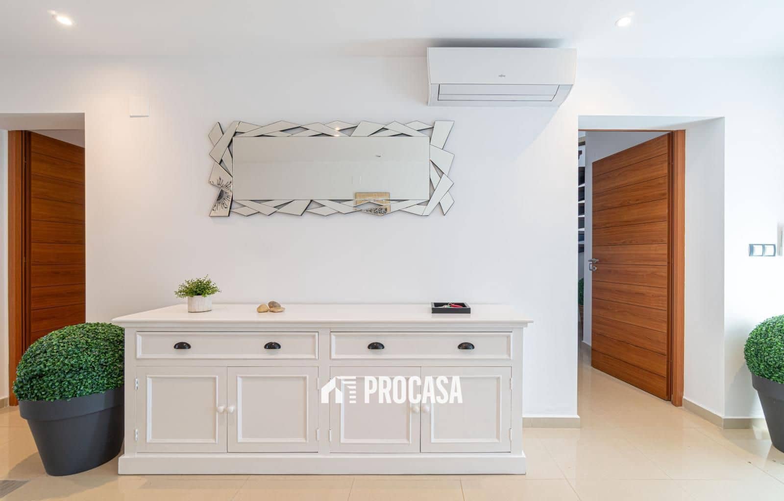 7 soveværelse Villa til salg i Empuriabrava med swimmingpool garage - € 1.450.000 (Ref: 9444625)