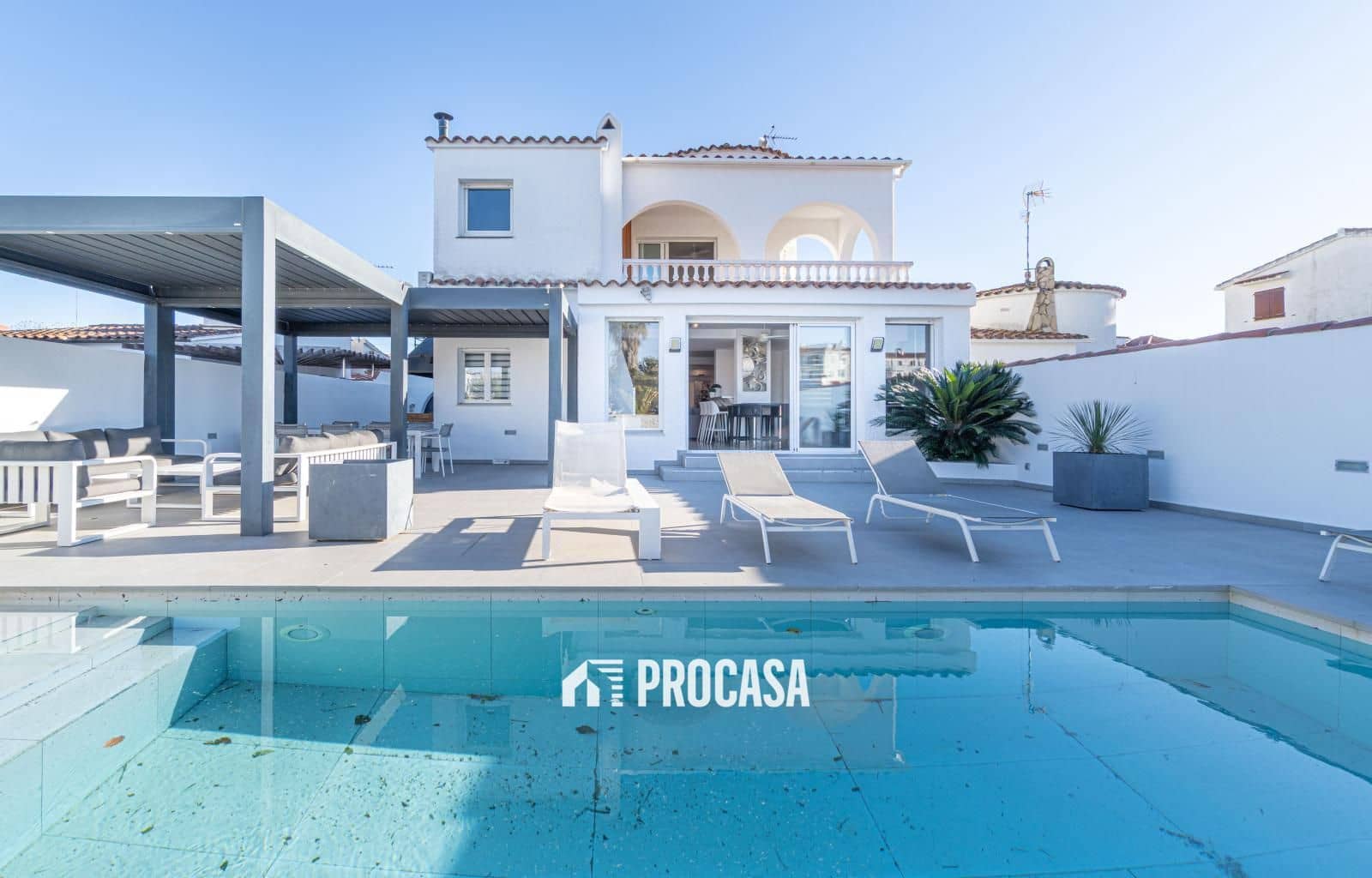 7 soveværelse Villa til salg i Empuriabrava med swimmingpool garage - € 1.450.000 (Ref: 9444625)