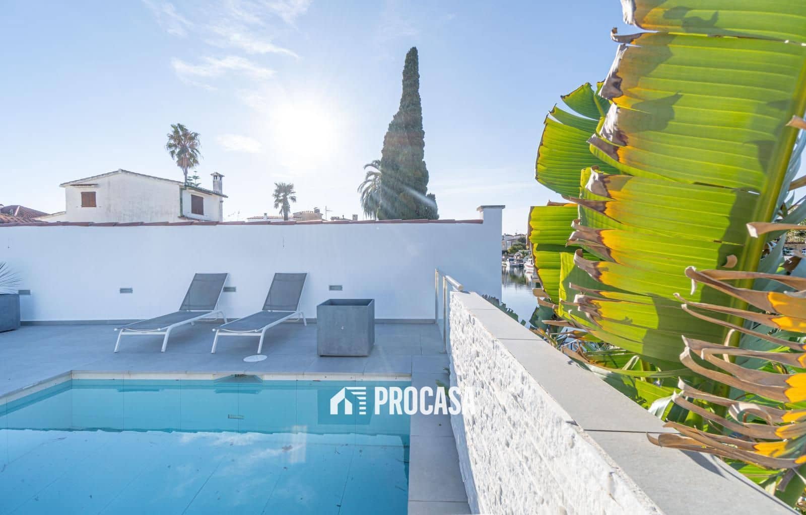 7 soveværelse Villa til salg i Empuriabrava med swimmingpool garage - € 1.450.000 (Ref: 9444625)