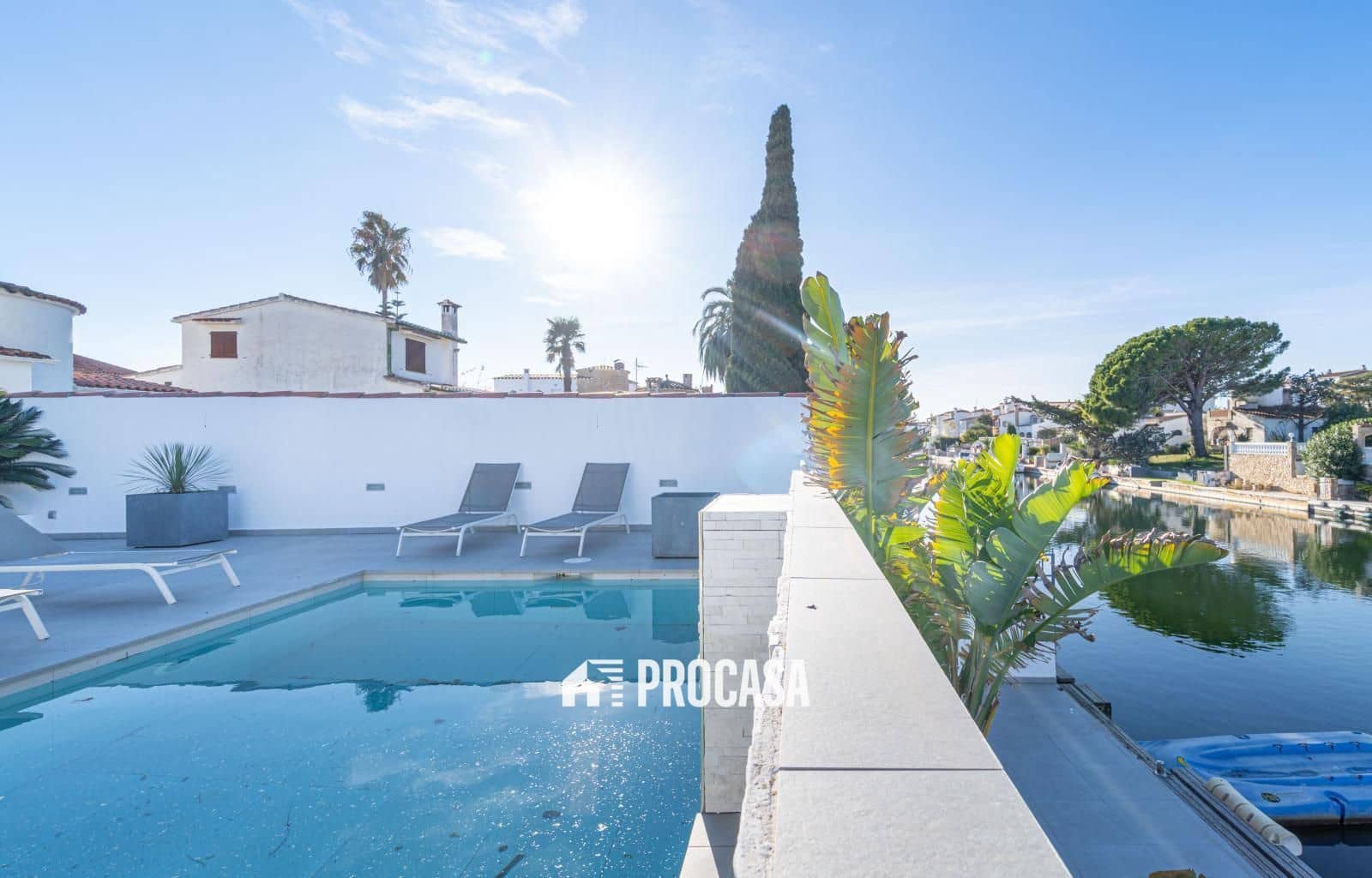 7 soveværelse Villa til salg i Empuriabrava med swimmingpool garage - € 1.450.000 (Ref: 9444625)