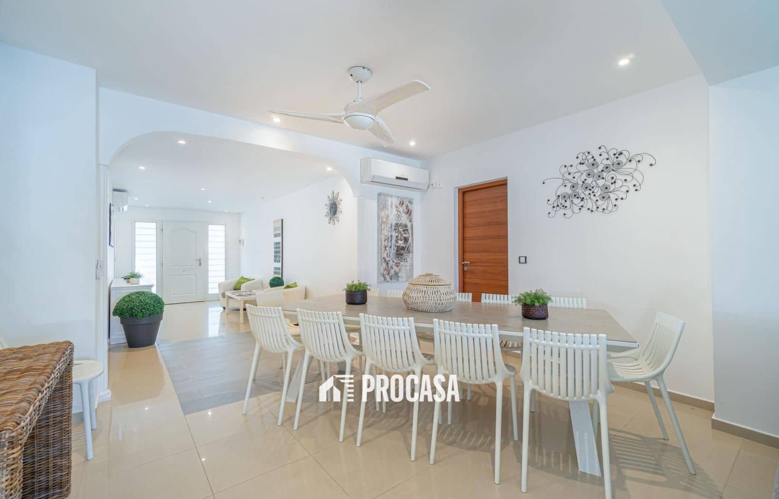 7 soveværelse Villa til salg i Empuriabrava med swimmingpool garage - € 1.450.000 (Ref: 9444625)