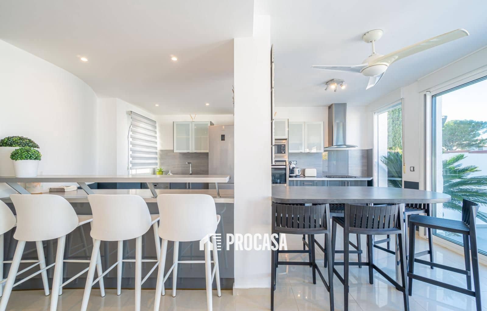 7 soveværelse Villa til salg i Empuriabrava med swimmingpool garage - € 1.450.000 (Ref: 9444625)