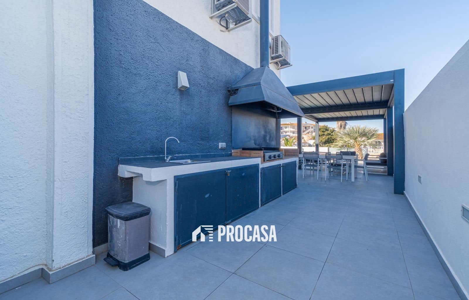 7 soveværelse Villa til salg i Empuriabrava med swimmingpool garage - € 1.450.000 (Ref: 9444625)