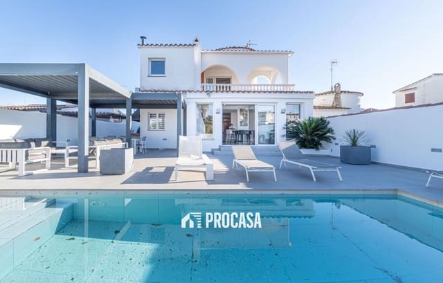 7 soveværelse Villa til salg i Empuriabrava, Castelló d'Empúries med swimmingpool garage - € 1.450.000 (Ref: 9444625)