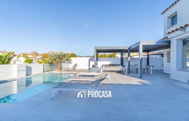 7 soveværelse Villa til salg i Empuriabrava, Castelló d'Empúries med swimmingpool garage - € 1.450.000 (Ref: 9444625)