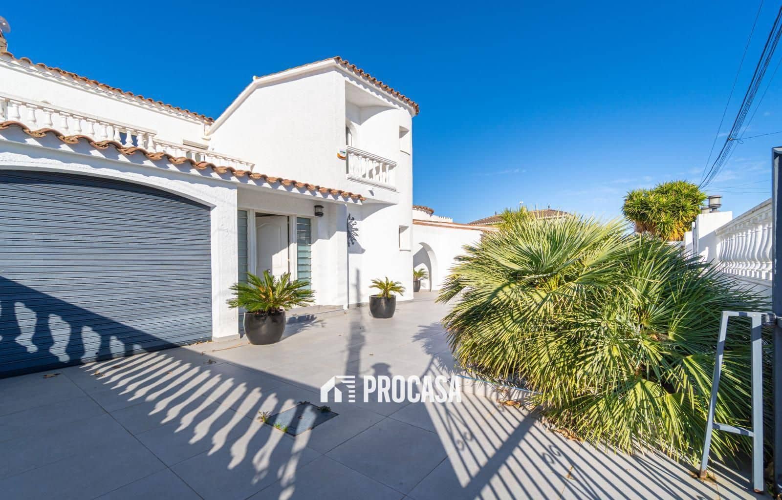 7 soveværelse Villa til salg i Empuriabrava med swimmingpool garage - € 1.450.000 (Ref: 9444625)