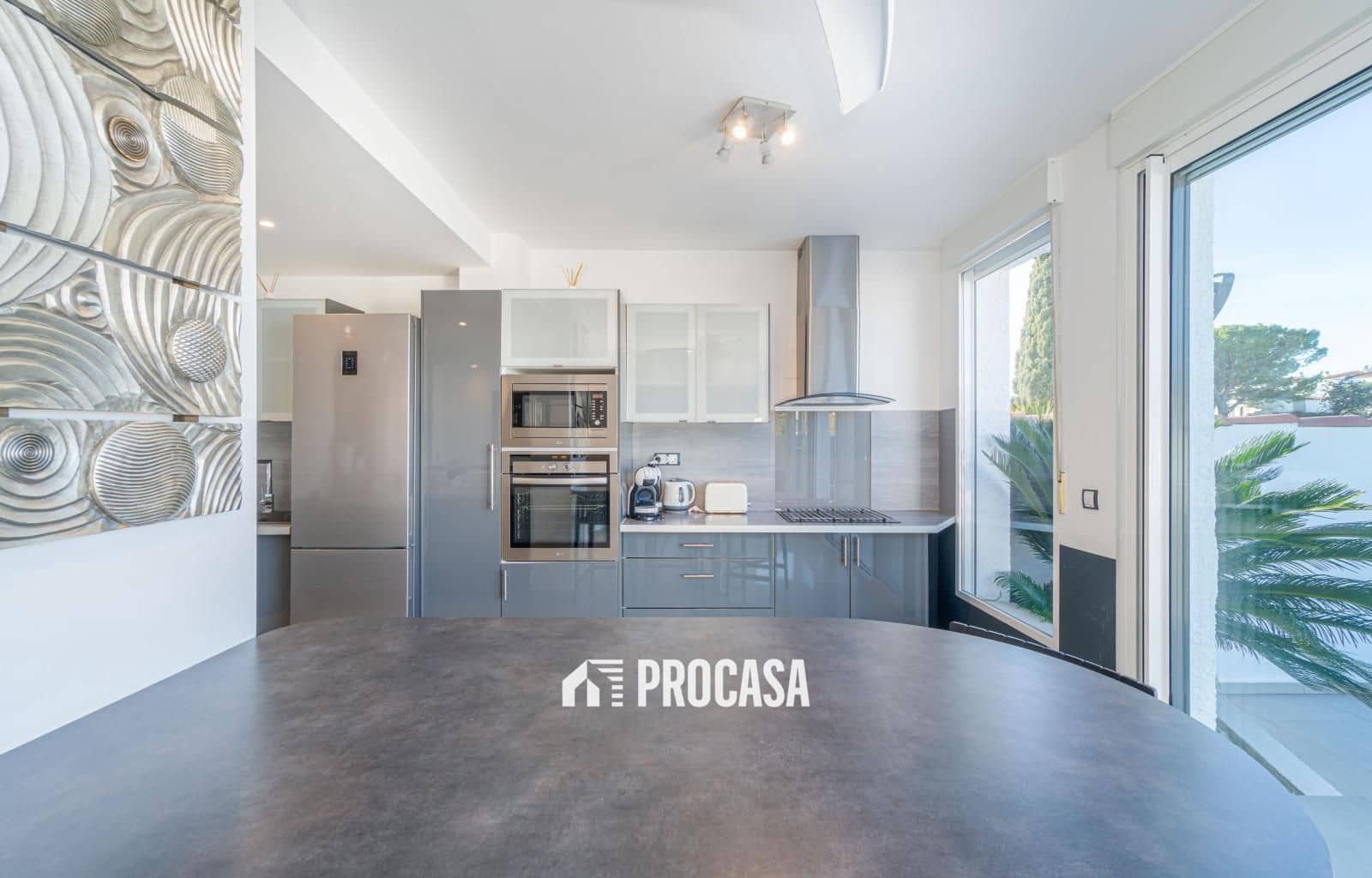 7 soveværelse Villa til salg i Empuriabrava med swimmingpool garage - € 1.450.000 (Ref: 9444625)