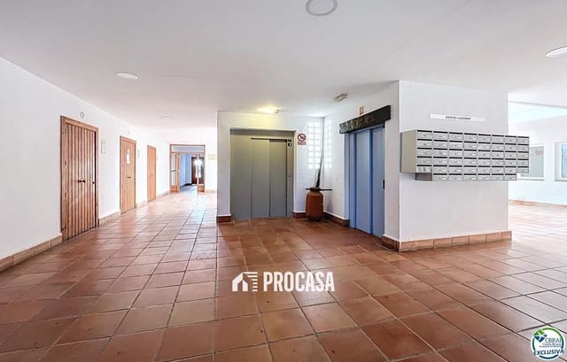 2 sovrum Lägenhet till salu i Santa Margarida, Roses med pool - 165 000 € (Ref: 9449606)