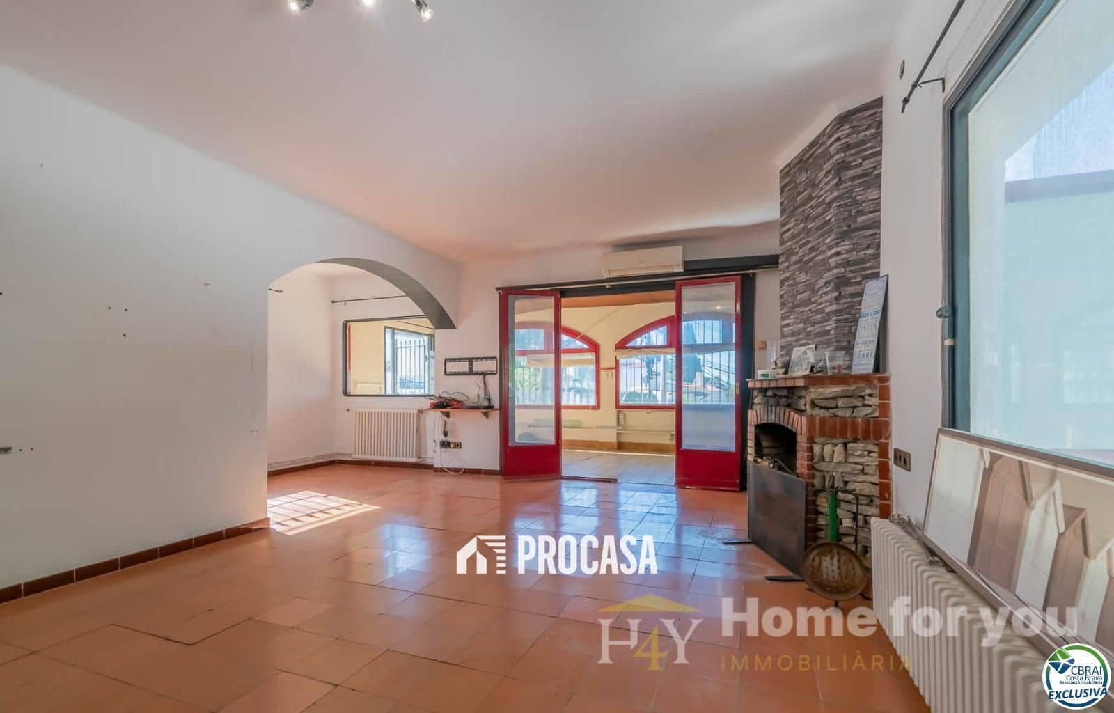 Chalet de 4 habitaciones en Roses en venta con garaje - 645.000 € (Ref: 9449607)