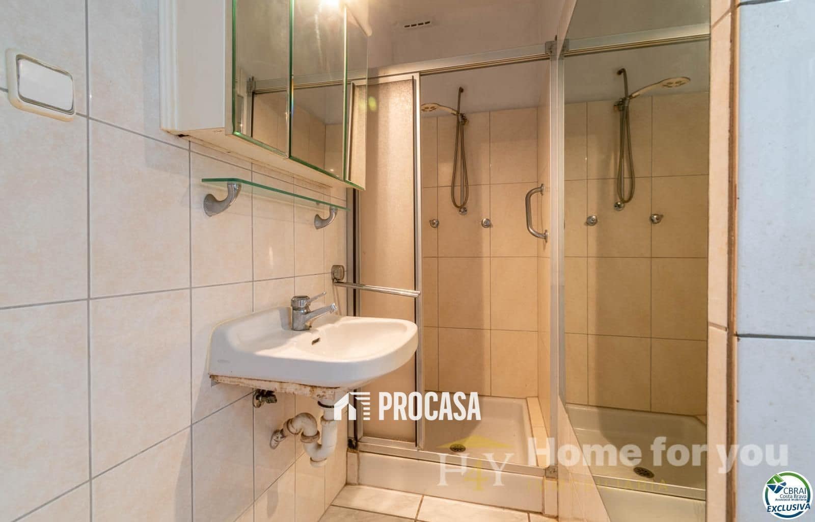 Chalet de 4 habitaciones en Roses en venta con garaje - 645.000 € (Ref: 9449607)