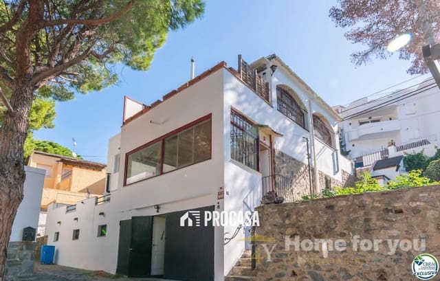 Chalet de 4 habitaciones en Roses en venta con garaje - 645.000 € (Ref: 9449607)