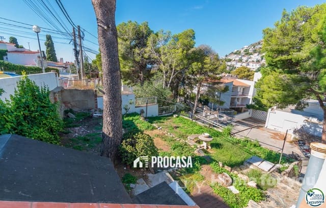 Chalet de 4 habitaciones en Roses en venta con garaje - 645.000 € (Ref: 9449607)