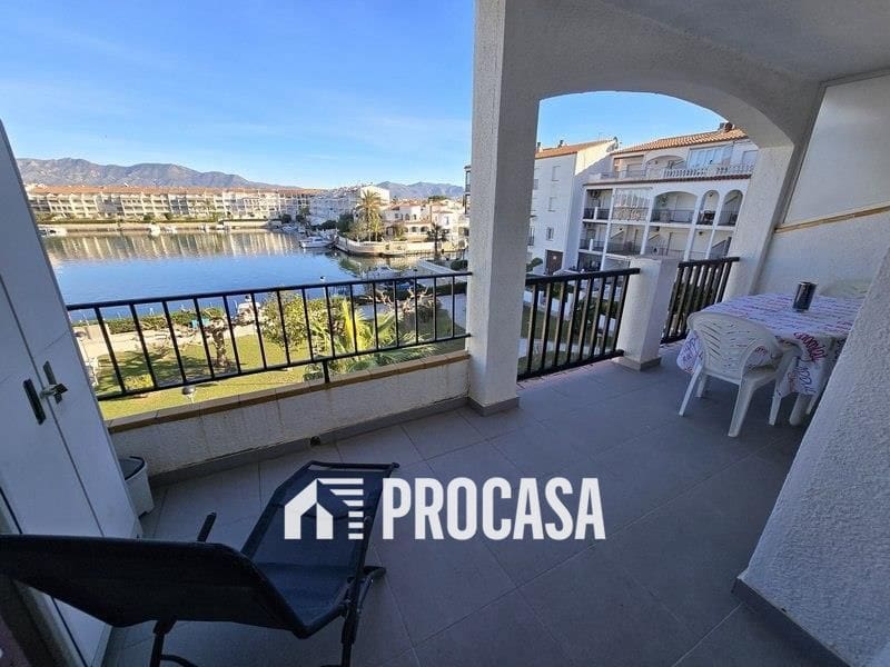 2 bedroom Flat for sale in Empuriabrava with pool garage - € 249,000 (Ref: 9458423)