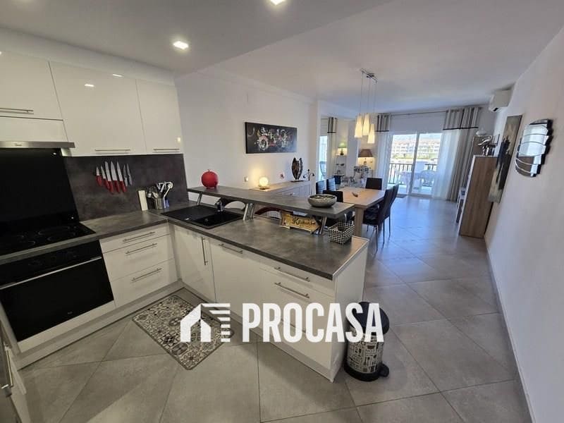 2 bedroom Flat for sale in Empuriabrava with pool garage - € 249,000 (Ref: 9458423)