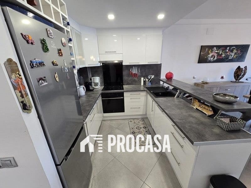 2 bedroom Flat for sale in Empuriabrava with pool garage - € 249,000 (Ref: 9458423)