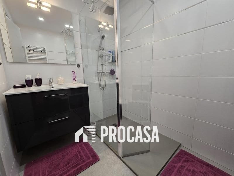 2 bedroom Flat for sale in Empuriabrava with pool garage - € 249,000 (Ref: 9458423)