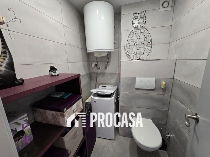 2 bedroom Flat for sale in Empuriabrava with pool garage - € 249,000 (Ref: 9458423)