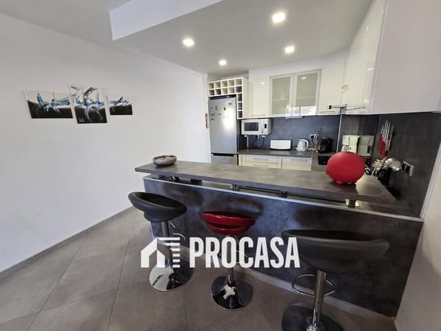 2 bedroom Flat for sale in Empuriabrava, Castelló d'Empúries with pool garage - € 249,000 (Ref: 9458423)