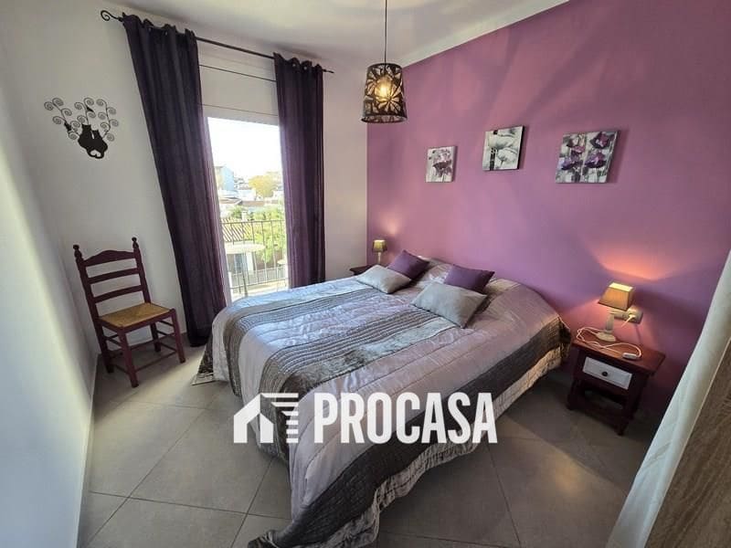 2 bedroom Flat for sale in Empuriabrava with pool garage - € 249,000 (Ref: 9458423)