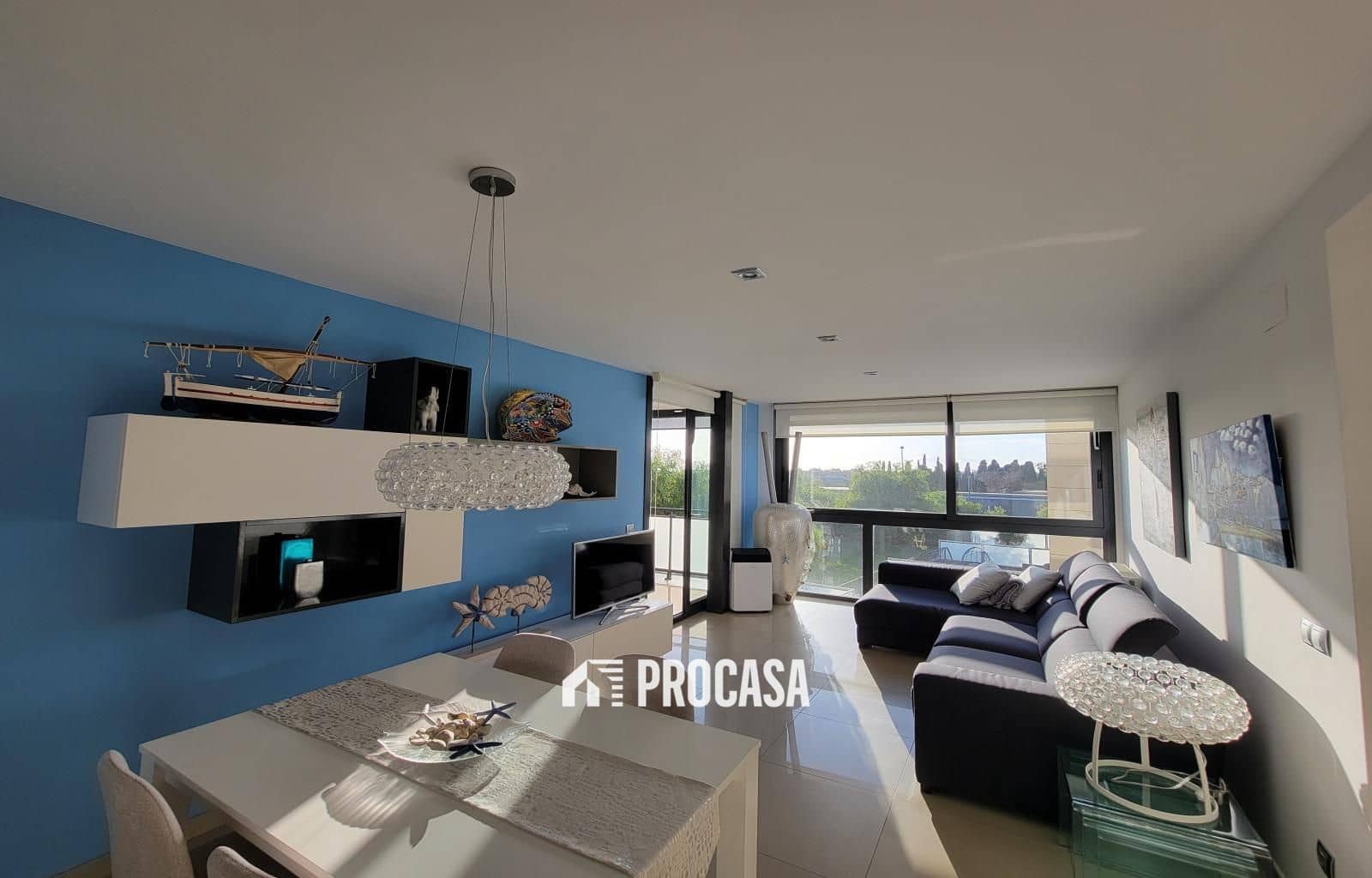 Piso de 3 habitaciones en Roses en venta con piscina garaje - 348.000 € (Ref: 9466106)
