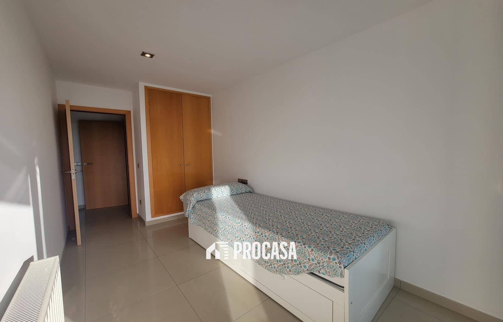 Piso de 3 habitaciones en Roses en venta con piscina garaje - 348.000 € (Ref: 9466106)