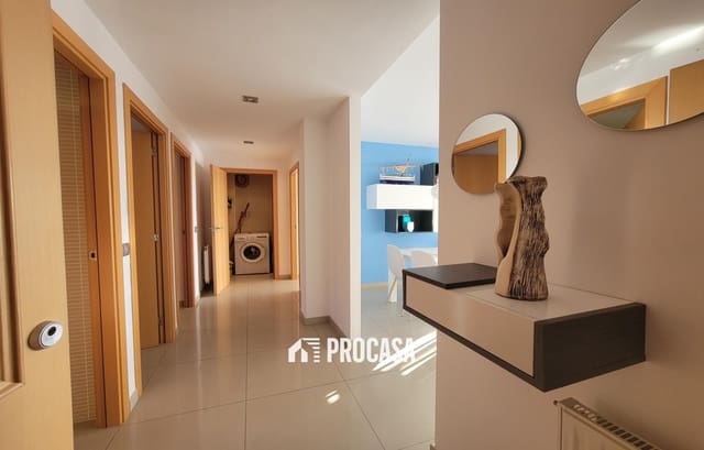 Piso de 3 habitaciones en Roses en venta con piscina garaje - 348.000 € (Ref: 9466106)