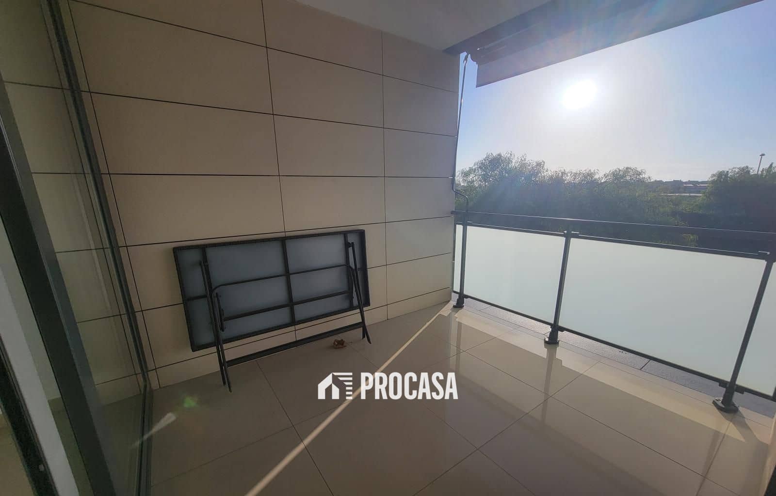 Piso de 3 habitaciones en Roses en venta con piscina garaje - 348.000 € (Ref: 9466106)