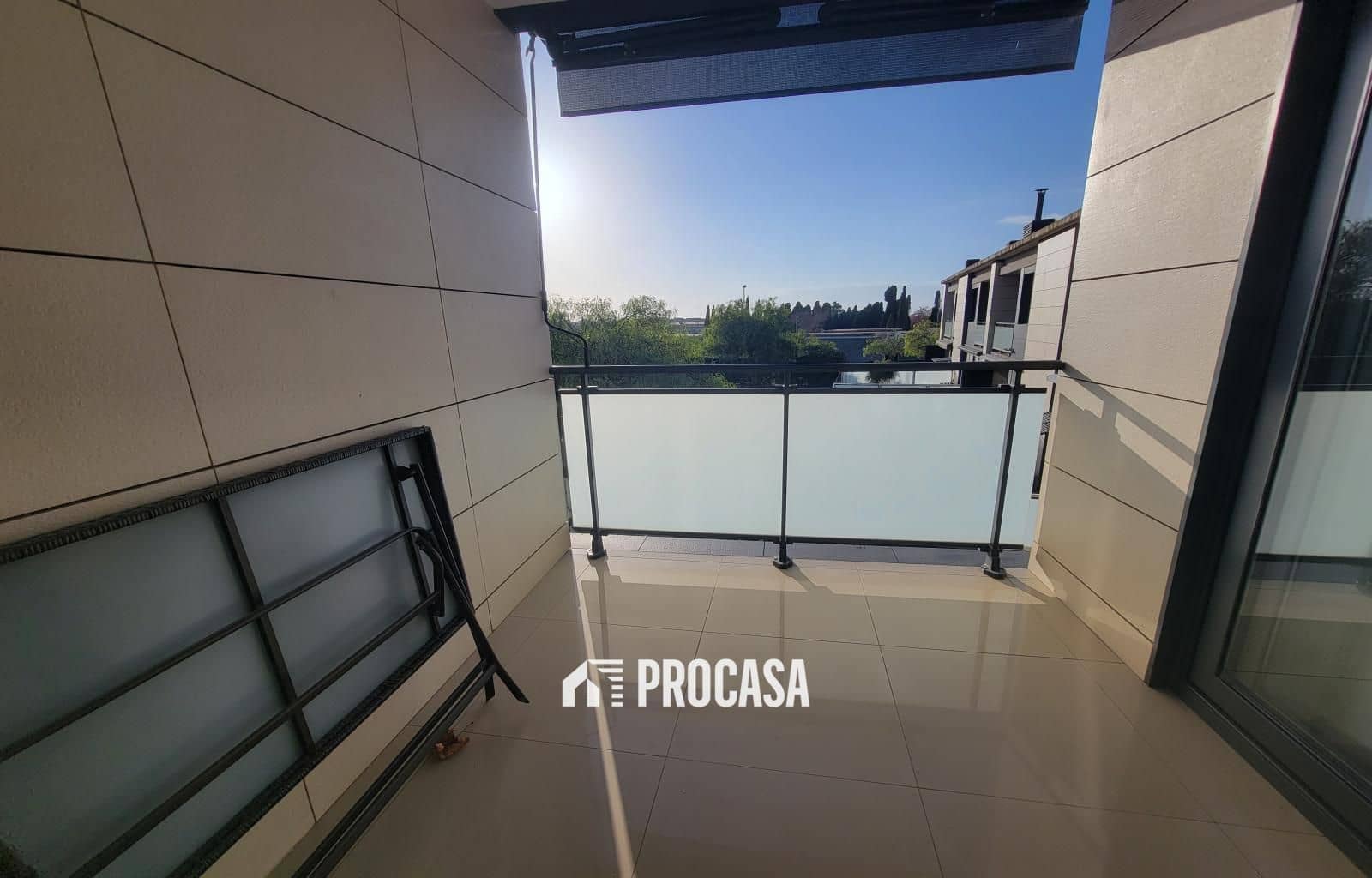 Piso de 3 habitaciones en Roses en venta con piscina garaje - 348.000 € (Ref: 9466106)