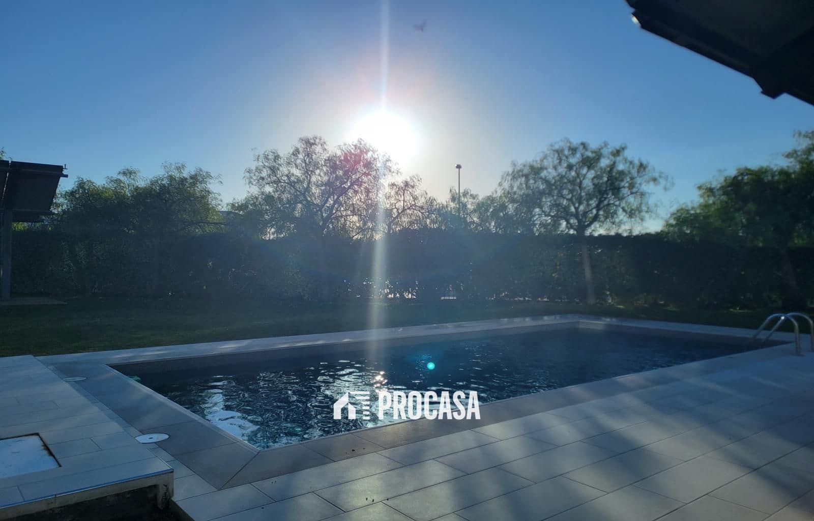 Piso de 3 habitaciones en Roses en venta con piscina garaje - 348.000 € (Ref: 9466106)