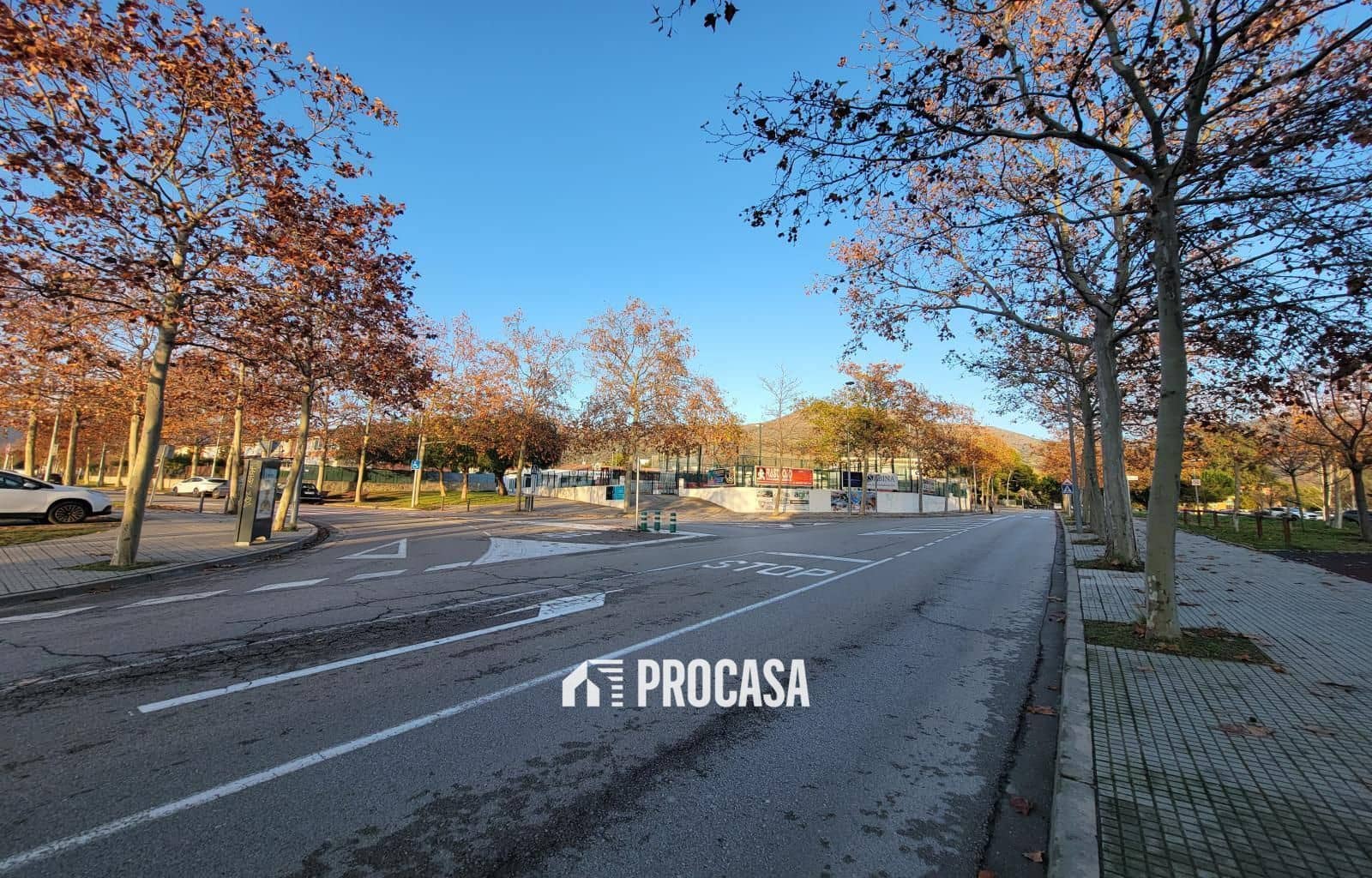 Piso de 3 habitaciones en Roses en venta con piscina garaje - 348.000 € (Ref: 9466106)