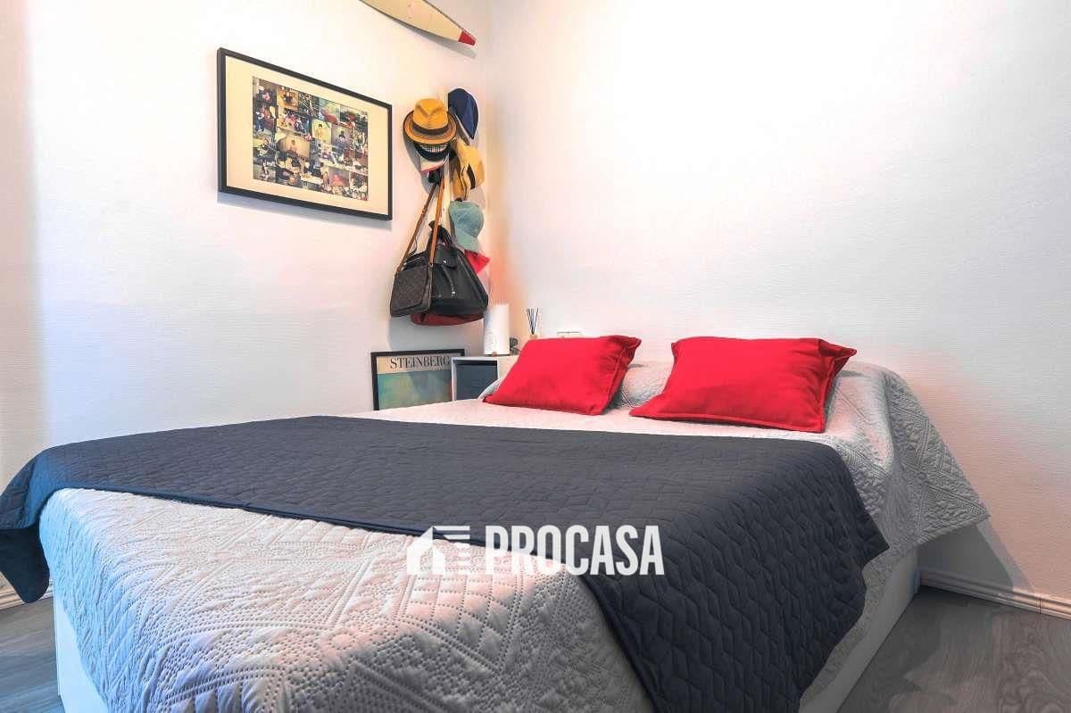 2 bedroom Flat for sale in Roses with garage - € 345,000 (Ref: 9481495)