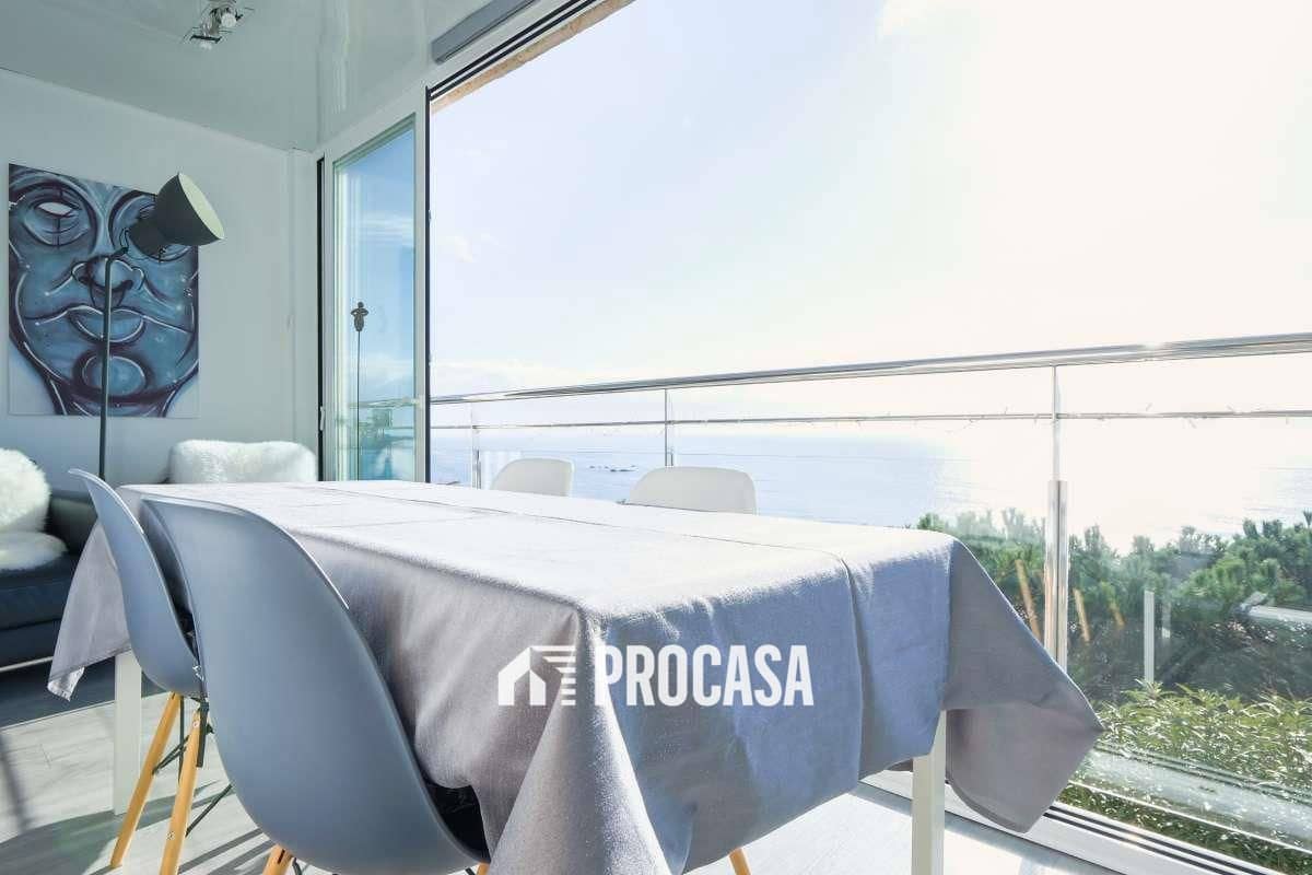 2 bedroom Flat for sale in Roses with garage - € 345,000 (Ref: 9481495)