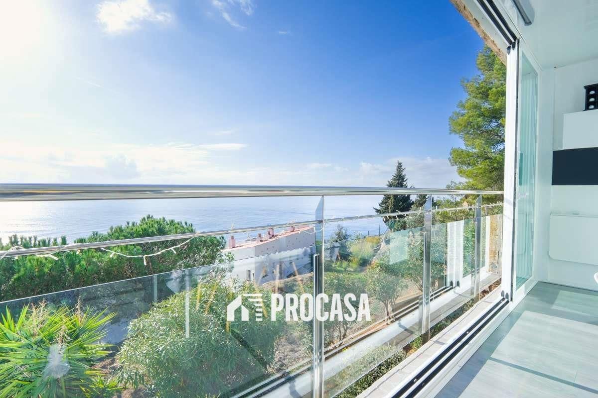 2 bedroom Flat for sale in Roses with garage - € 345,000 (Ref: 9481495)