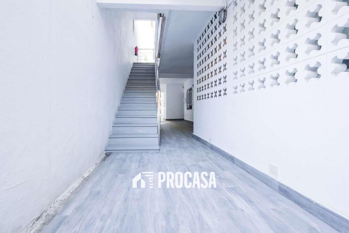 2 bedroom Flat for sale in Roses with garage - € 345,000 (Ref: 9481495)