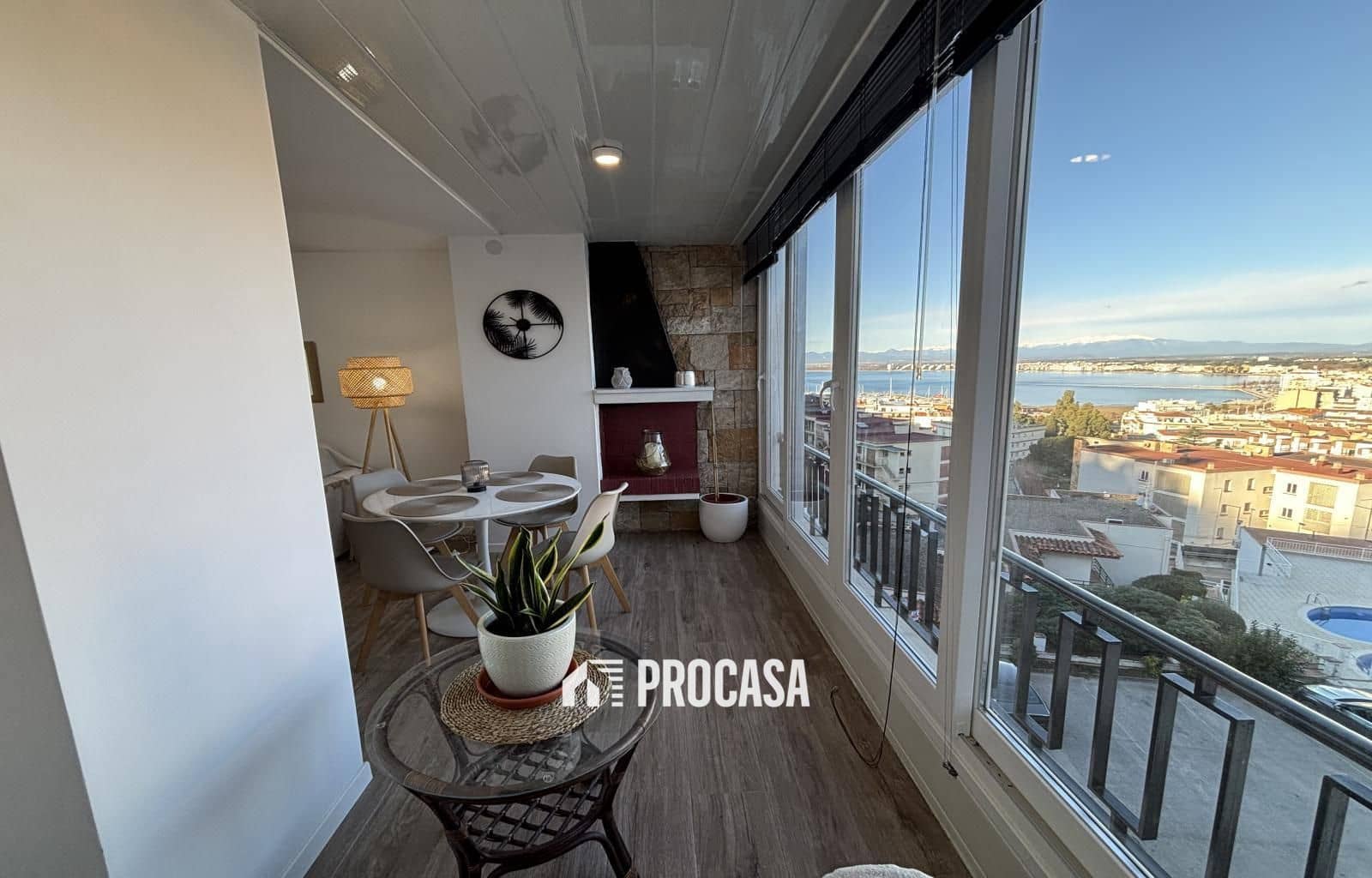 1 bedroom Flat for sale in Roses with pool garage - € 225,000 (Ref: 9491625)