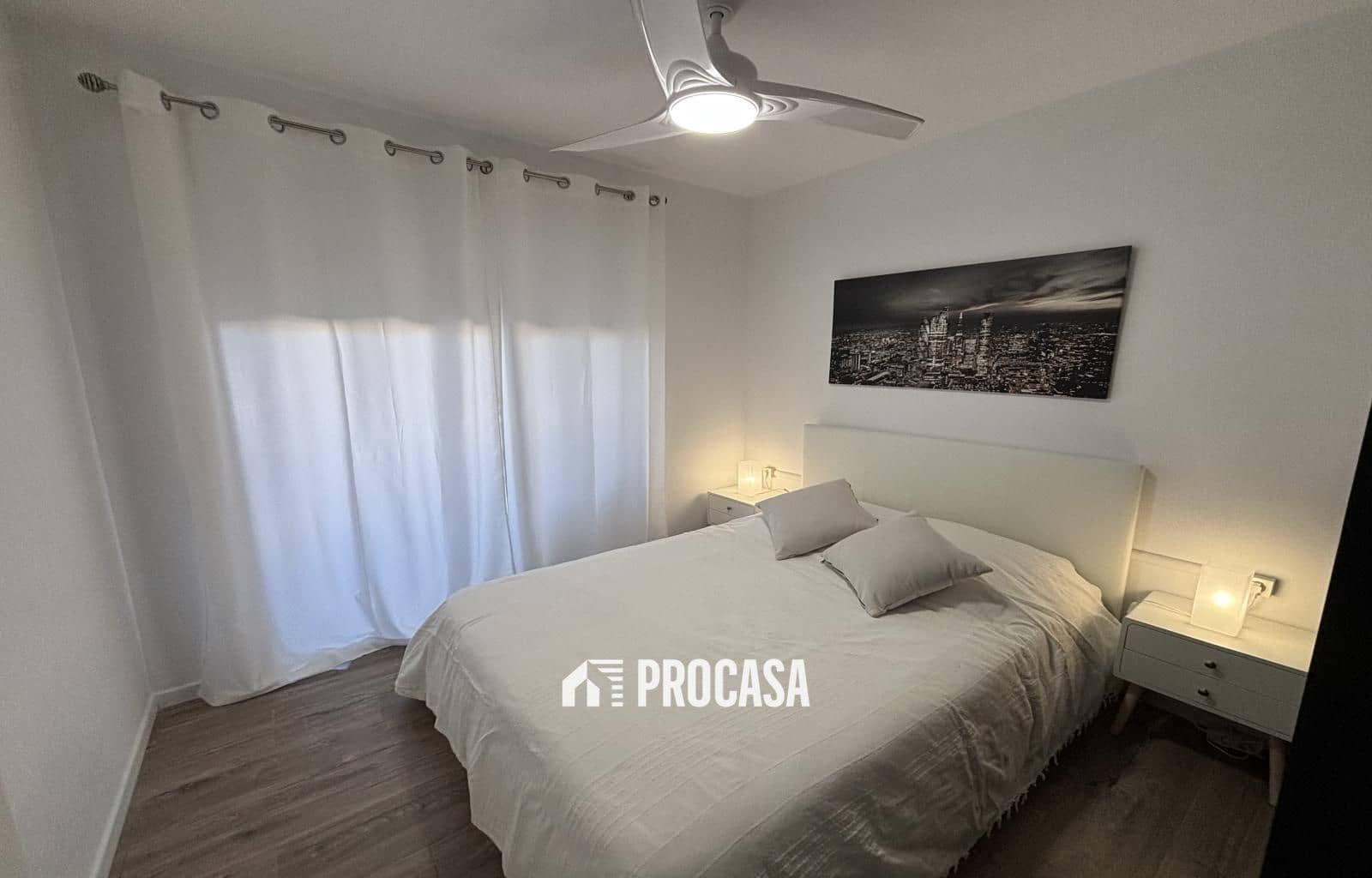 1 bedroom Flat for sale in Roses with pool garage - € 225,000 (Ref: 9491625)