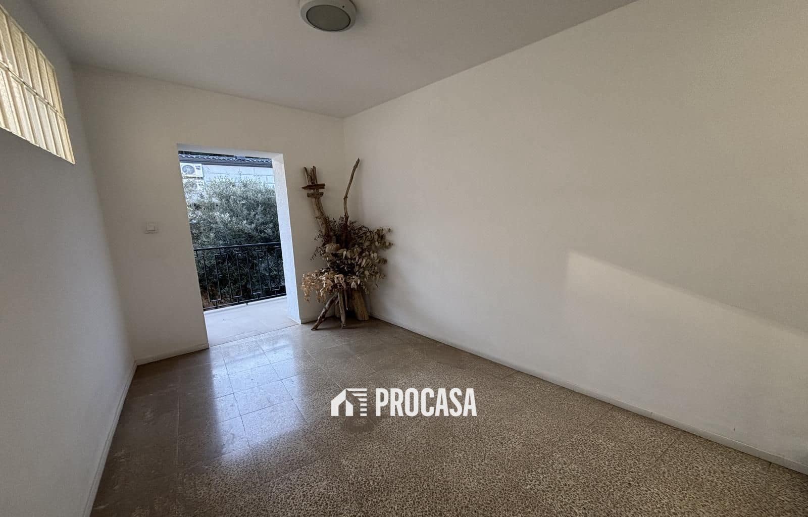 1 bedroom Flat for sale in Roses with pool garage - € 225,000 (Ref: 9491625)