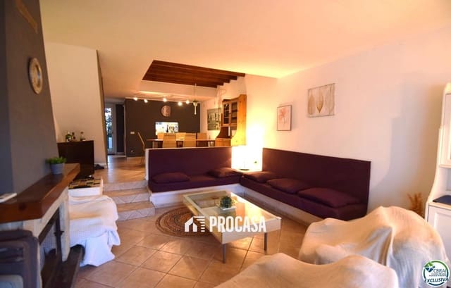 4 chambre Villa/Maison à vendre à Empuriabrava, Castelló d'Empúries avec garage - 500 000 € (Ref: 9496391)