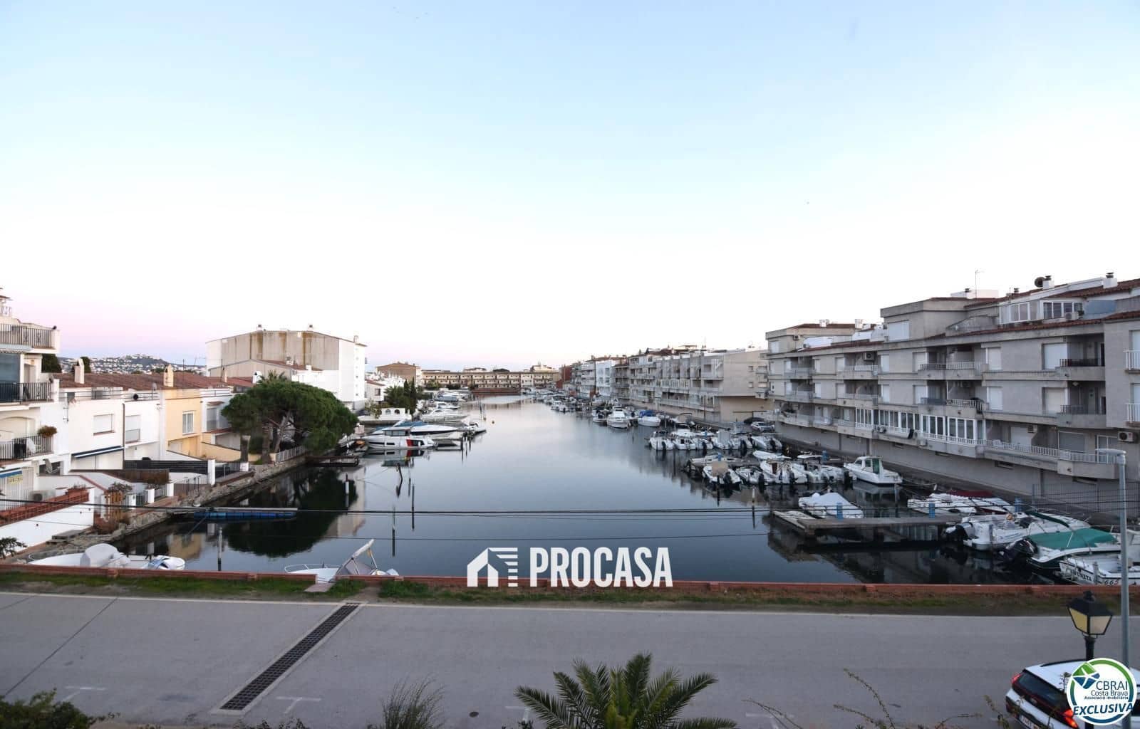 4 chambre Villa/Maison à vendre à Empuriabrava avec garage - 500 000 € (Ref: 9496391)