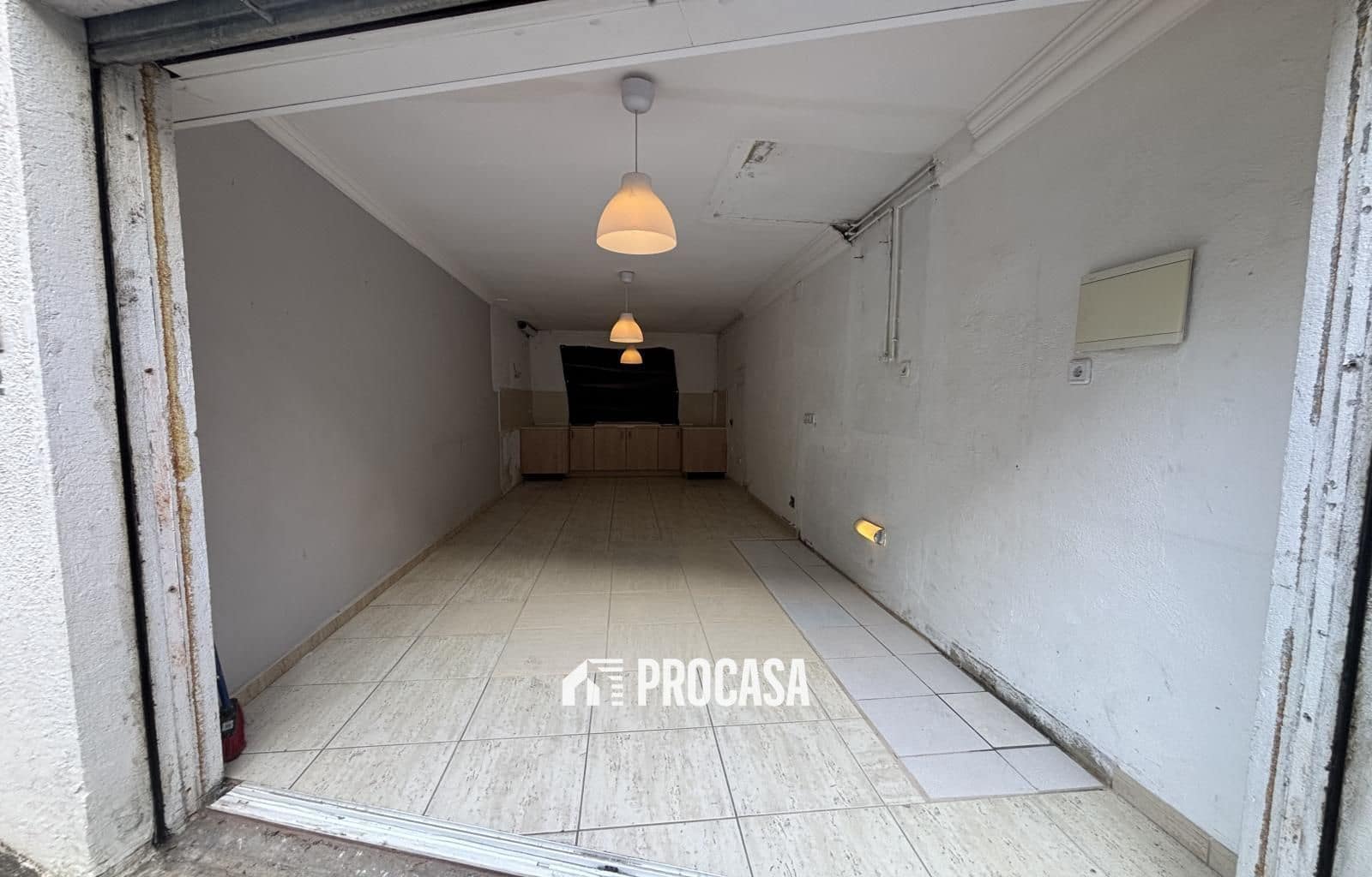 Autotalli myytävänä paikassa Roses - 50 000 € (Ref: 9496392)