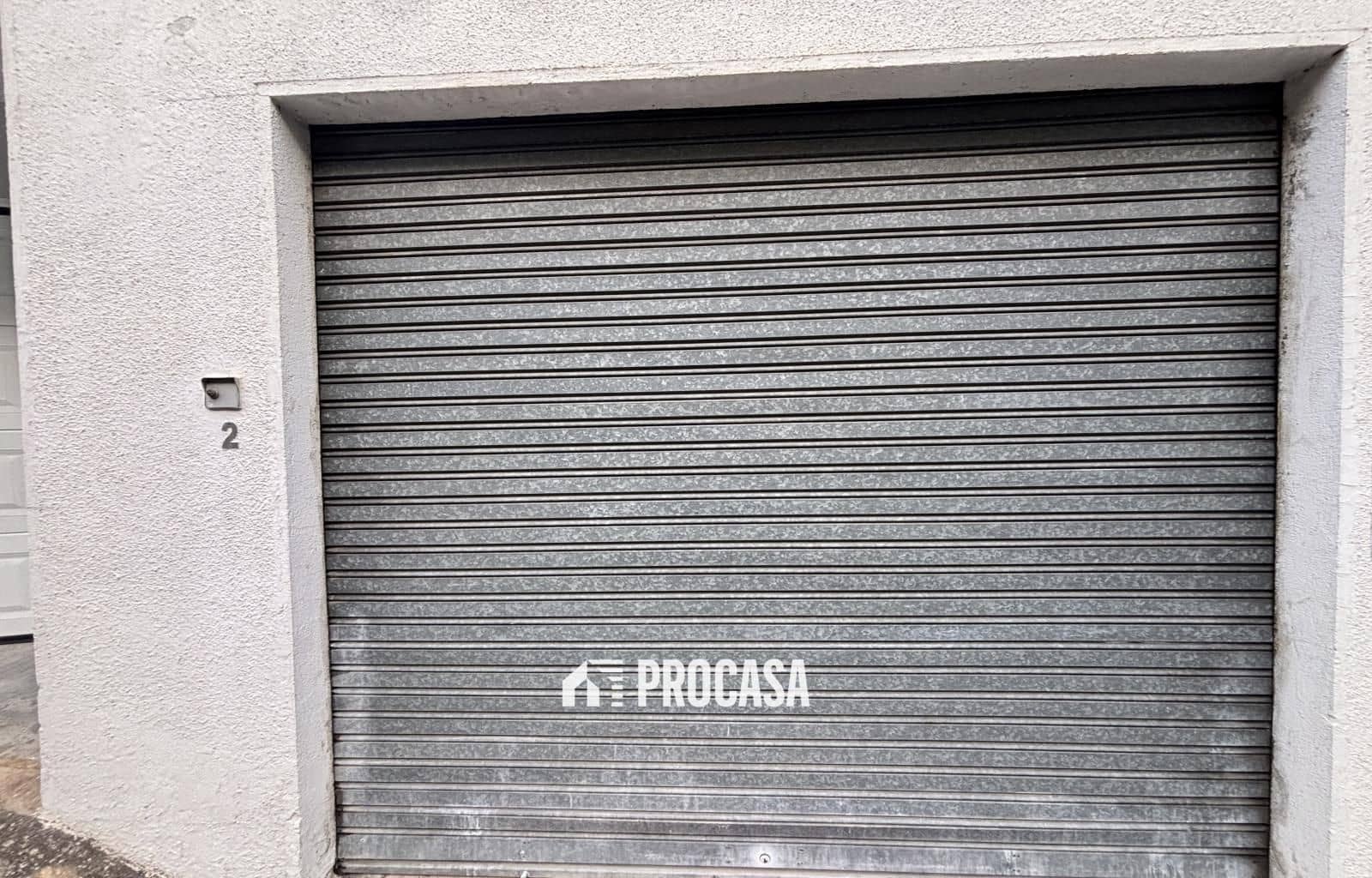 Autotalli myytävänä paikassa Roses - 50 000 € (Ref: 9496392)