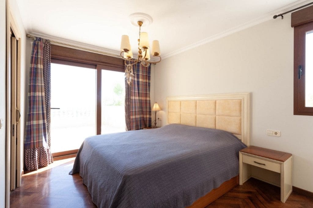 5 sypialnia Willa na sprzedaż w Calpe / Calp z garażem - 2 980 000 € (Ref: 9273229)