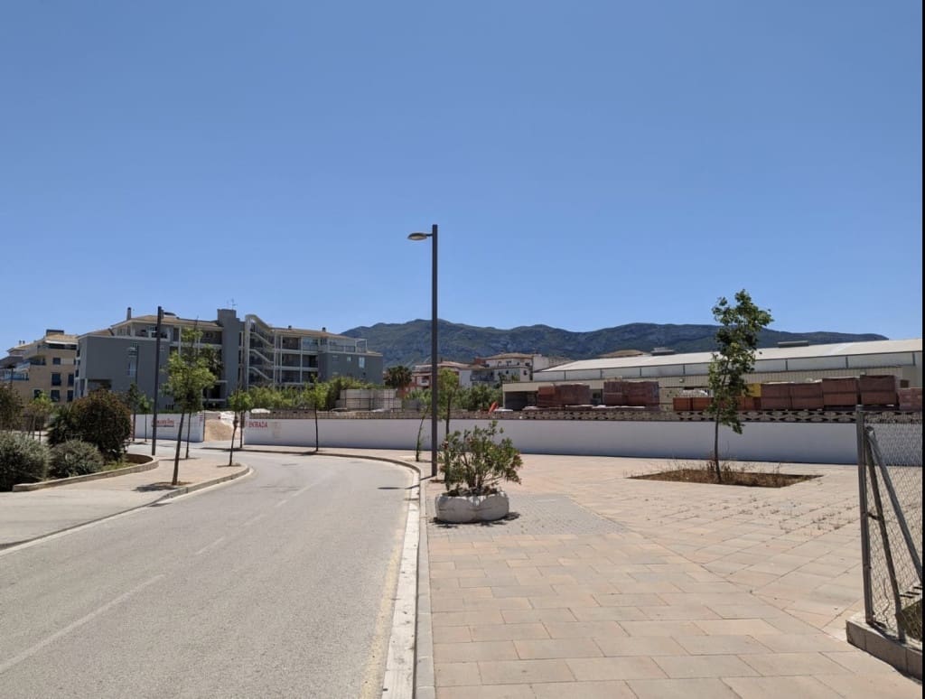 Mark till salu i Denia - 1 800 000 € (Ref: 9306580)