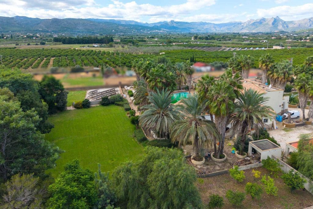 5 sypialnia Willa na sprzedaż w Ondara z garażem - 1 490 000 € (Ref: 9382057)