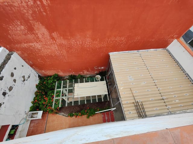 2 bedroom Townhouse for sale in Los Silos with garage - € 295,000 (Ref: 7201881)
