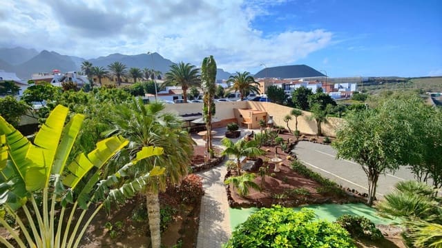 Kaupallinen myytävänä paikassa Los Silos - 80 000 € (Ref: 7433030)