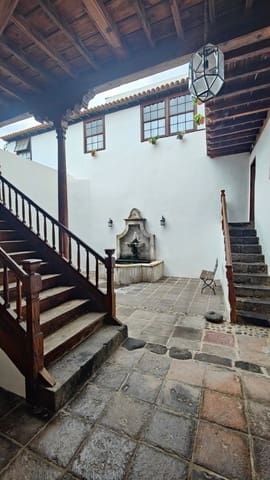 6 slaapkamer Villa te koop in Icod de los Vinos met zwembad - € 685.000 (Ref: 8376854)